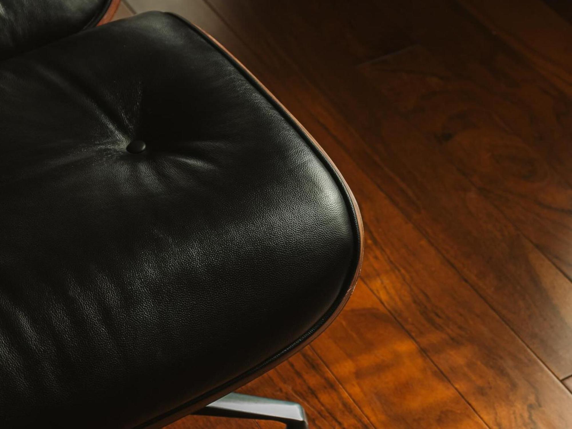 Otl Gouverneur Chicoutimi מראה חיצוני תמונה Detail of the chair